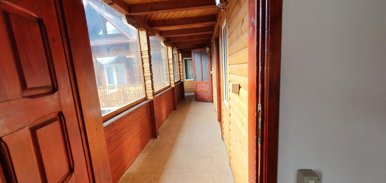 Casa Colt De Rai Villa Brezoi Exterior photo