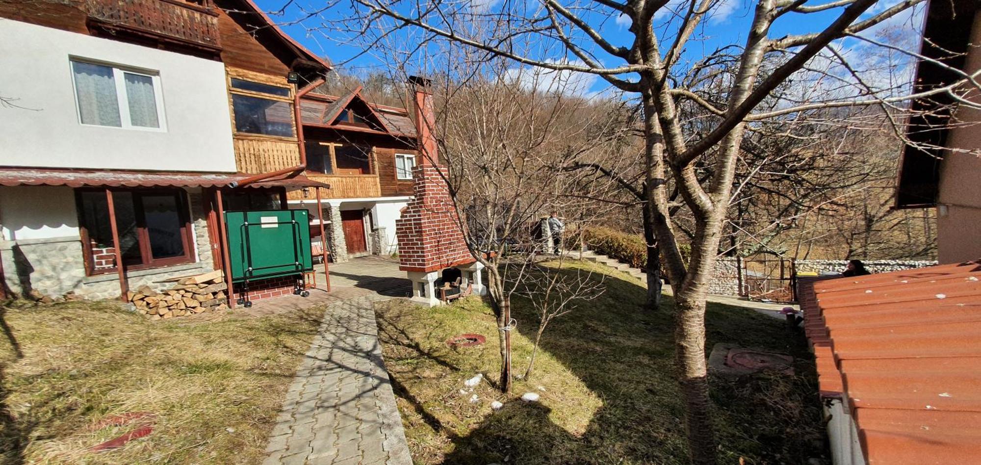 Casa Colt De Rai Villa Brezoi Exterior photo