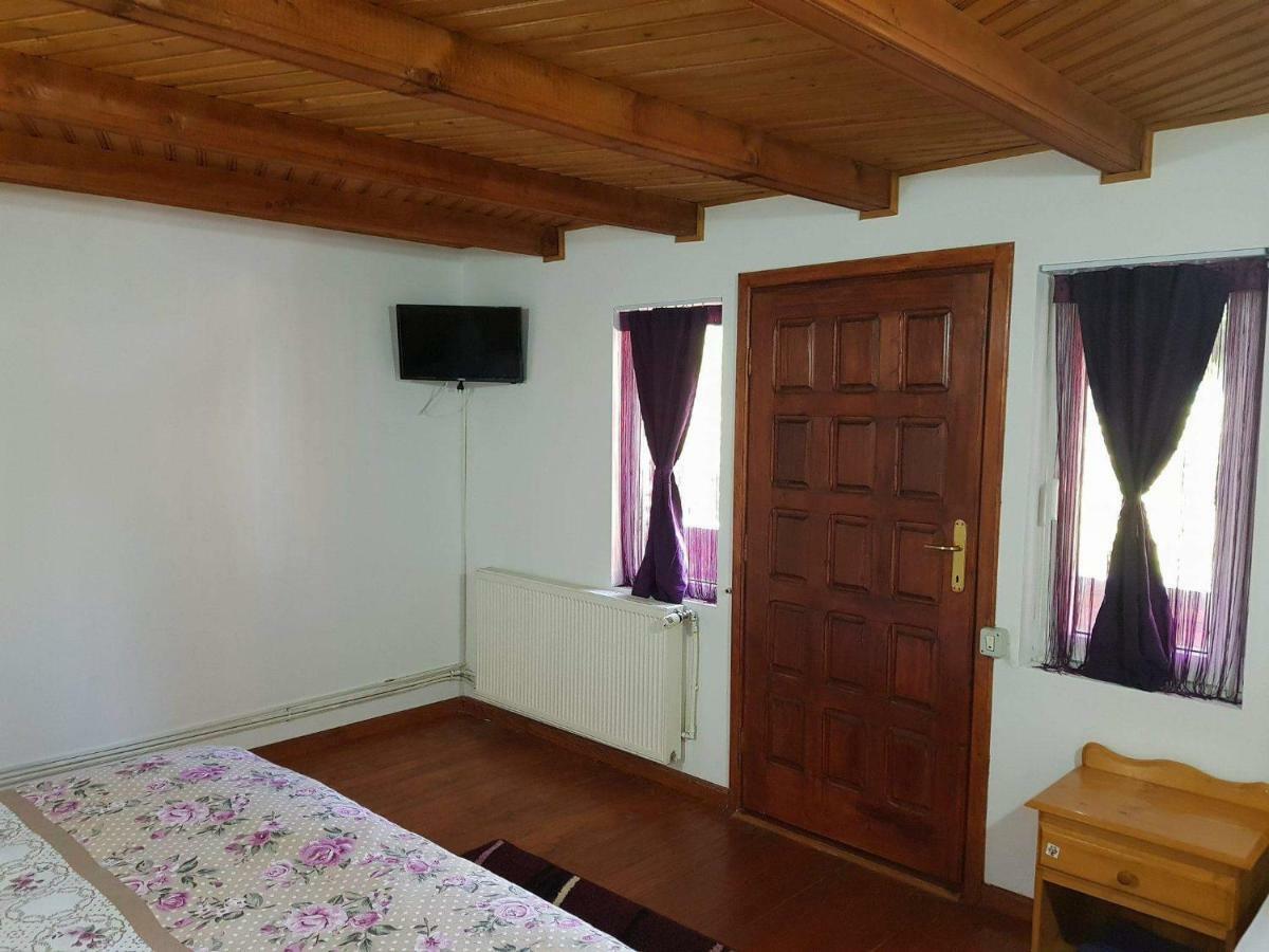 Casa Colt De Rai Villa Brezoi Exterior photo